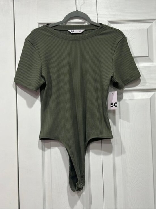 Tops - short sleeve green bodysuit